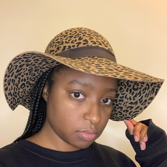 Leopard print hat - Picture 1 of 4